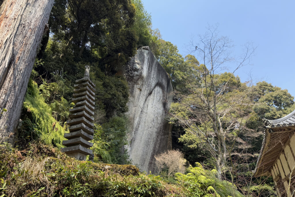 摩崖仏と正月堂