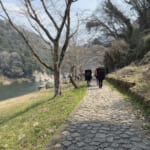 【画像】次々と現れる巨岩が圧巻！　古代の磐座信仰から始まり南北朝騒乱の舞台になった笠置山 〜 画像1