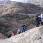 【画像】標高200m以下でも舐めたらアカン大迫力！　ローカル鉄道で行く300mの一枚岩が立ちはだかる「小野アルプス」を歩く 〜 画像1