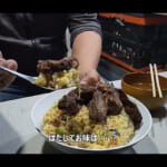 【画像】男らしい「Van飯」2連発に思わず腹の虫が鳴く！　「200g / 2000円」のTボーンステーキ・オン・ザ炒飯に視聴者も食欲をそそられる 〜 画像1