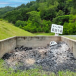 【画像】知らないと大やけどの危険も!?　「焚き火」の正しい消火方法と意外なNG行為とは 〜 画像1