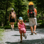 【画像】ベビーを連れた親子登山の必須アイテム！　安心安全にトレッキングを満喫するための「登山用ベビーキャリア」とは 〜 画像1