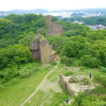 【画像】湘南の妙義山はサクッと行けてサクッと登れる！　磨崖仏を巡るハイクはまるで「インディジョーンズ魔宮の伝説」だった 〜 画像1