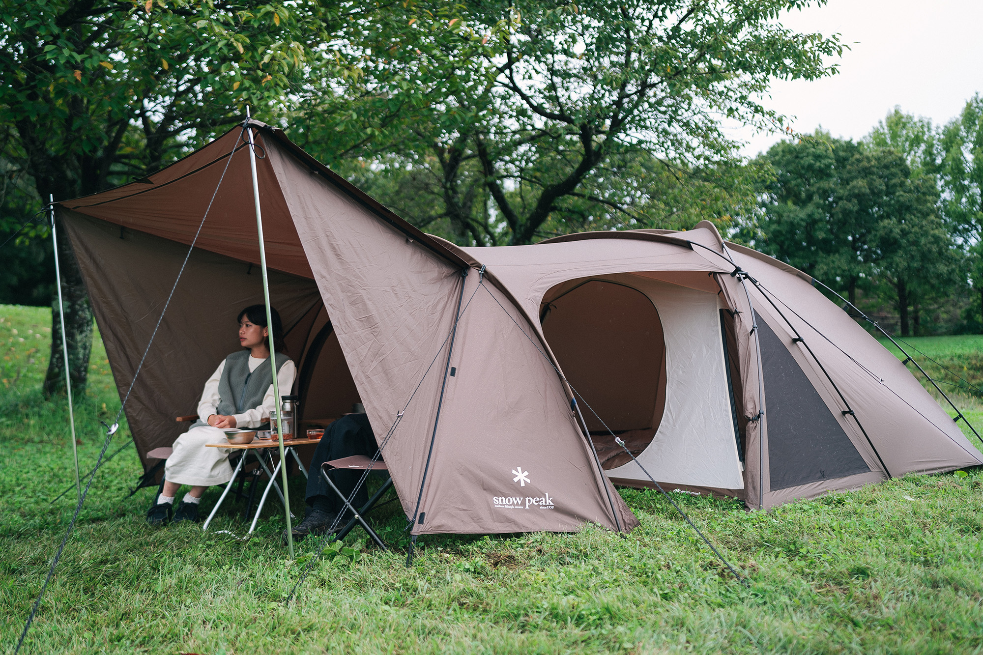 snow peak キャンプテント 赤茶色 SnowPeakの定番テント「アメニティドーム」の新作がデビュー