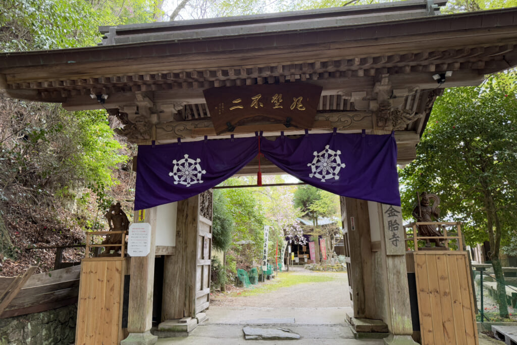 金胎寺山門