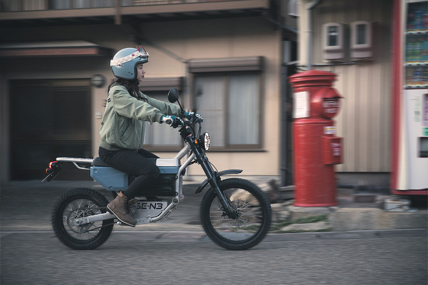 「ゲンさん」とともに新たな冒険へ出発！　電動原付自転車「GE-N3」のデザインが超クール
