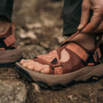 【画像】ハイキングでブーツはもう古い？　高機能トレイルサンダル「Grandview Max Sandal」が登山に革命を起こす 〜 画像1