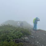 【画像】登山中の「天候急変」対策が必須！　傘の携行に賛否があるもマストアイテムはレインウェア一択 〜 画像1