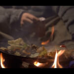 【画像】ベテランキャンパーも沼る!?　無骨さも味になる「マルチグリドル」で作る贅沢キャンプ飯が絶品過ぎる 〜 画像1