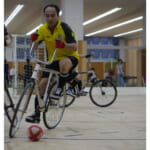 【画像】自転車とサッカーが好きなら挑戦したい！　異次元のスポーツ「サイクルサッカー」の魅力とは 〜 画像1