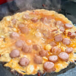 【画像】猛暑の夏を吹き飛ばす背徳飯が激ウマ！　夏キャンプで卵と油たっぷり「スパイシー」な香薫卵どんぶりで満腹 〜 画像1