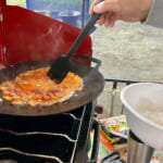 【画像】猛暑の夏を吹き飛ばす背徳飯が激ウマ！　夏キャンプで卵と油たっぷり「スパイシー」な香薫卵どんぶりで満腹 〜 画像1