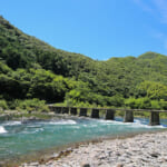 【画像】富士山の湧き水だけでできた川？　美しい景色を満喫できる「日本三大清流」の魅力とは 〜 画像1