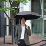 【画像】アウトドアブランド「WAQ」が本気で作った！　完全遮光＆自動開閉の日傘『WAQ Field Umbrella』の実力とは 〜 画像1