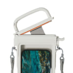 【画像】夏のレジャーで水濡れからスマホを守る！　カラビナ付き防水スマホケース「CARABINERCASE」が新登場 〜 画像1
