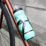 【画像】逆向き＆ペットボトルにも対応！　自転車パーツブランドGORIXの「ボトルケージ（GX-BCREV）」が機能的 〜 画像1