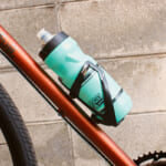 【画像】逆向き＆ペットボトルにも対応！　自転車パーツブランドGORIXの「ボトルケージ（GX-BCREV）」が機能的 〜 画像1