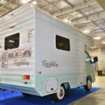 【画像】運転のしやすさと想像以上に広がる居住空間を両立！　ビンテージさ漂う軽トラキャンパーが快適過ぎる 〜 画像1