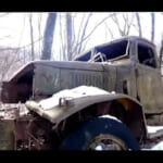【画像】戦争遺跡好きYouTuberが雪山登山を敢行！　退役して朽ち果てた「アメリカ軍用トラック」が圧巻だった 〜 画像1