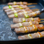 【画像】ジョッキ片手に味わう贅沢なひと時「キャンプ」で楽しむ極上の「焼き鳥」テクニックとは 〜 画像1