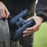 【画像】50mmレンズを小型ボディに凝縮！　「軽量・防滴・快適操作」も叶える最新双眼鏡 〜 画像1