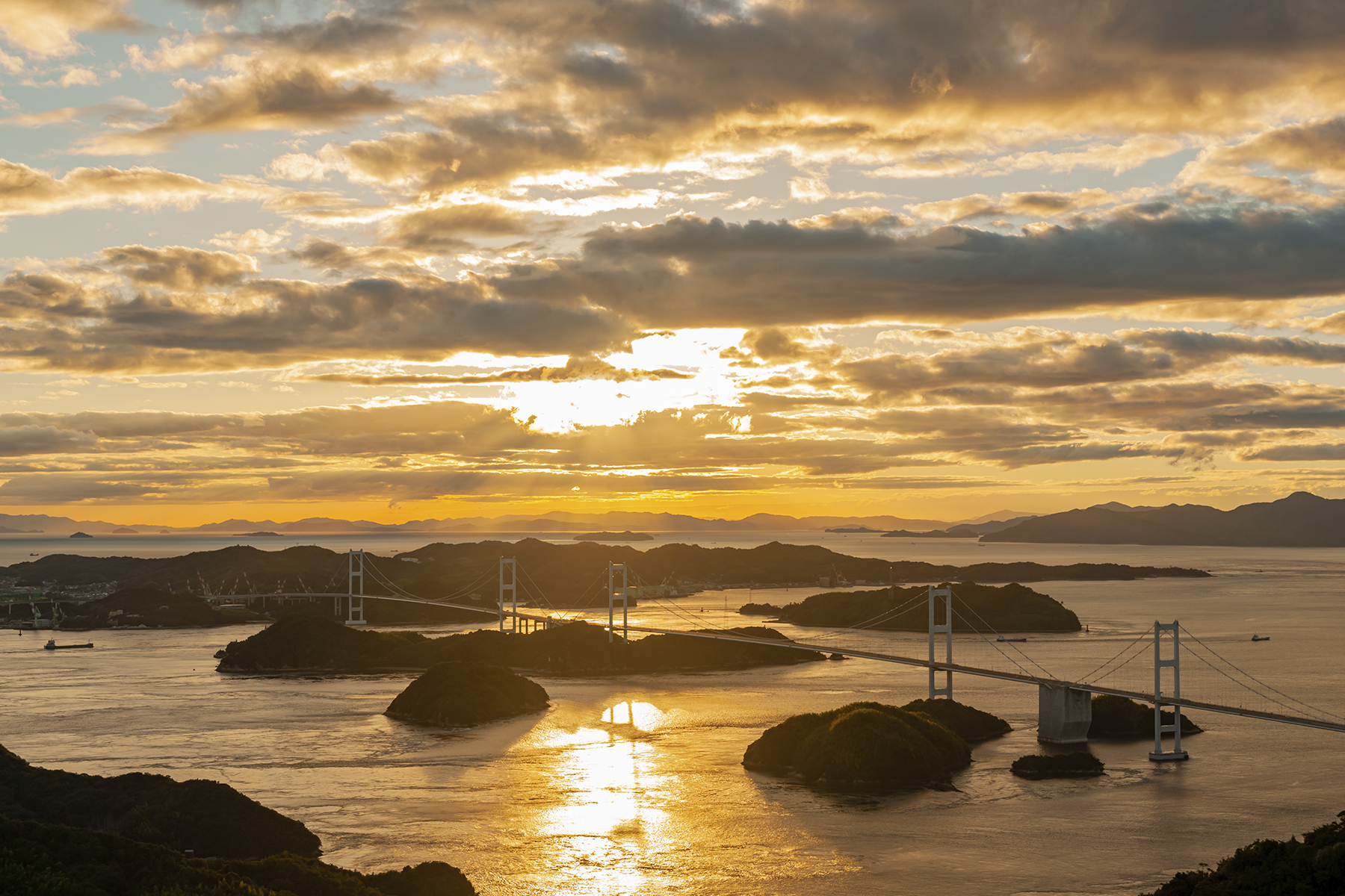 来島海峡の夕景