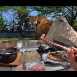 【画像】アラフィフ女子が「スウェーデントーチ」でキャンプ飯！　ゆるりとマイペースにソロキャンを満喫 〜 画像1