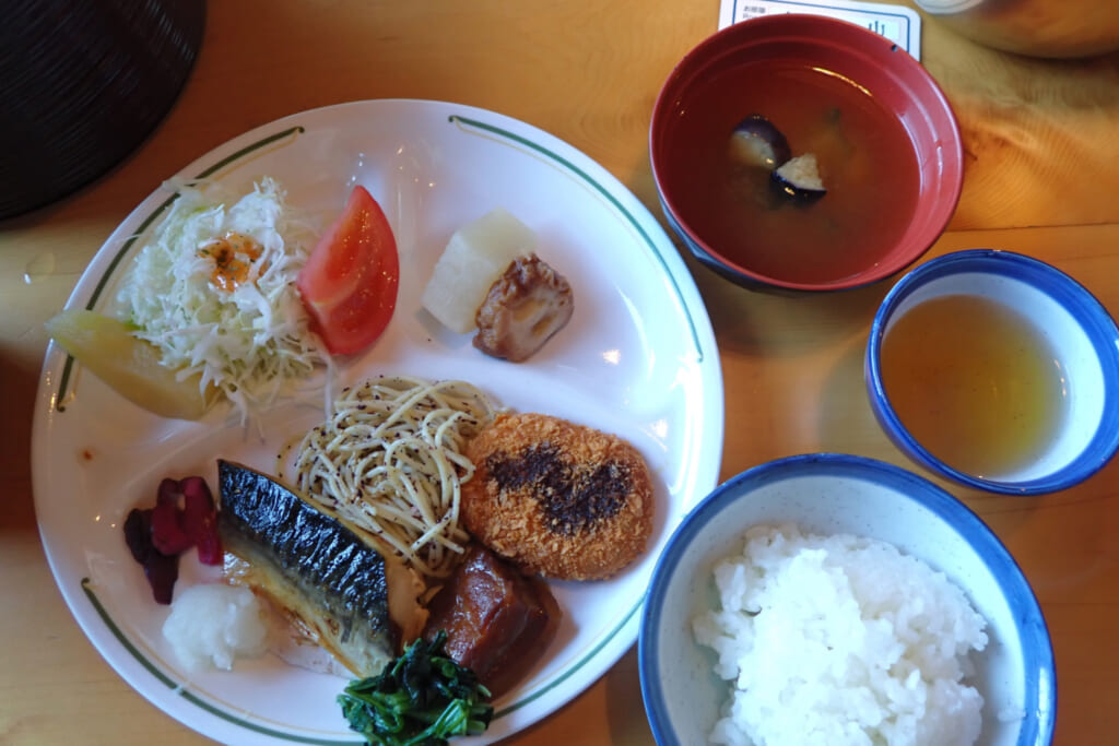 夕食