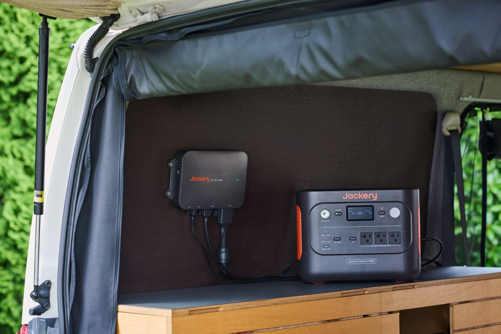 移動時間が充電時間に！　充電速度はまさかの6倍「Jackery」初の走行充電器がアウトドアで使い倒せる