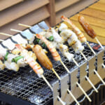 【画像】串焼きに革命！　串パの楽しさと美味を堪能できる“くるくる回してピタッと止まる”新発想スタンド「串ピタ」が完璧な焼き加減を実現 〜 画像1
