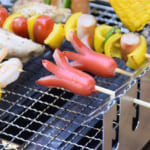 【画像】串焼きに革命！　串パの楽しさと美味を堪能できる“くるくる回してピタッと止まる”新発想スタンド「串ピタ」が完璧な焼き加減を実現 〜 画像1