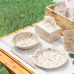 【画像】人と自然に優しいレジャーを！　「コールマン」とのコラボでキャンプがもっと楽しくなる「竹素材」の使い切りテーブルウェアがデビュー 〜 画像1