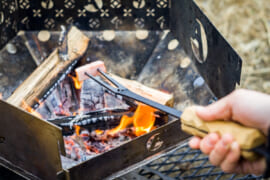 焚火の前で使用中