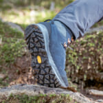 アウトドアで商品を使用