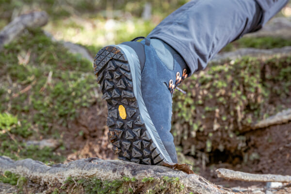 アウトドアで商品を使用