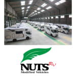 【画像】マジで中身が丸見え! キャンピングカーの秘密を大公開「ナッツRV」がスケルトンなキャンピングカーを「ジャパンモビリティショー2025」で緊急出展 〜 画像1