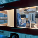 【画像】マジで中身が丸見え! キャンピングカーの秘密を大公開「ナッツRV」がスケルトンなキャンピングカーを「ジャパンモビリティショー2025」で緊急出展 〜 画像1