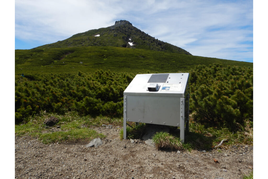登山道のゴミ箱