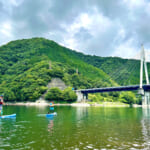 【画像】丹沢湖でSUPを満喫！　信玄館で温泉＆手打ちそばで満腹後の「洒水の滝」を愛でる旅がおすすめ 〜 画像1
