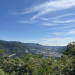 【画像】住宅街のすぐ裏手にある絶景低山「高丸山」！　ローカル鉄道から石仏とプチアルプス感を楽しんで有馬温泉へ 〜 画像1