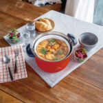 【画像】「ほったらかし」にするだけで絶品料理が！　魔法びん構造であったか料理を提供する秋冬キャンプの必需品 〜 画像1