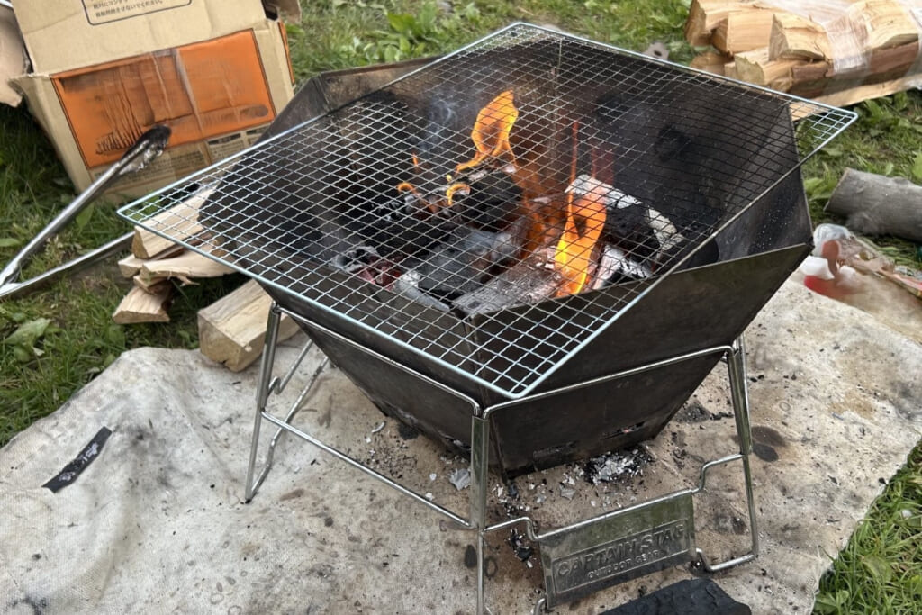 焚き火台と焚き火シート