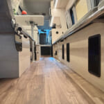 【画像】大容量収納と充実電装で日本の道を快適に走るファミリーモデル！　新型バンコン「Arte 6」の実力とは 〜 画像1