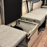 【画像】大容量収納と充実電装で日本の道を快適に走るファミリーモデル！　新型バンコン「Arte 6」の実力とは 〜 画像1