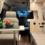 【画像】大容量収納と充実電装で日本の道を快適に走るファミリーモデル！　新型バンコン「Arte 6」の実力とは 〜 画像1