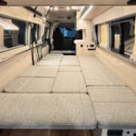 【画像】大容量収納と充実電装で日本の道を快適に走るファミリーモデル！　新型バンコン「Arte 6」の実力とは 〜 画像1