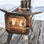 【画像】冬キャンプの常識を覆す！　冷え込み問題を解決するキャンキャンパーの「焚き薪ストーブ」 〜 画像1