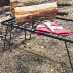 【画像】なぜキャンパーはフィールドラックを愛用するのか!?　快適性向上のための万能スタンド 〜 画像1