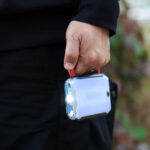 【画像】1台で4人分の灯りに変身！　コールマンの「クアッドマルチパネルランタンplus」はキャンプでも防災でも頼れる相棒 〜 画像1