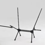 【画像】バイク積載の常識を覆す！　軽量・コンパクトかつ「ひじ掛け」搭載の新発想「アウトドアチェア」が快適過ぎる 〜 画像1